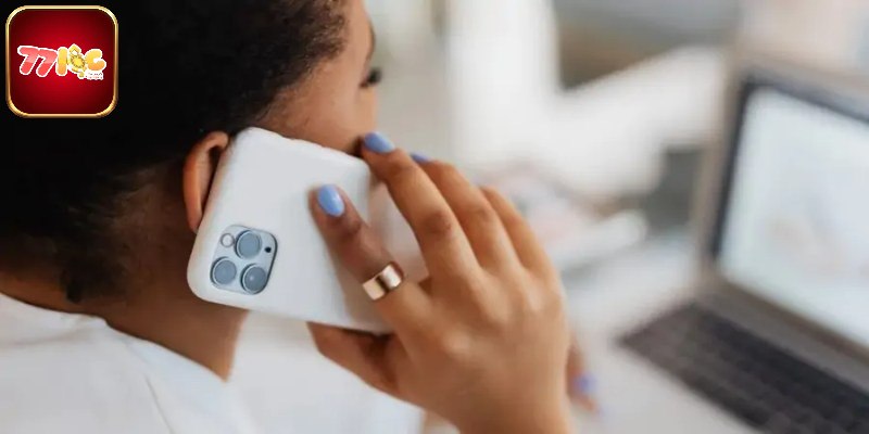 Gọi hotline nhận hỗ trợ dịch vụ nhanh chóng